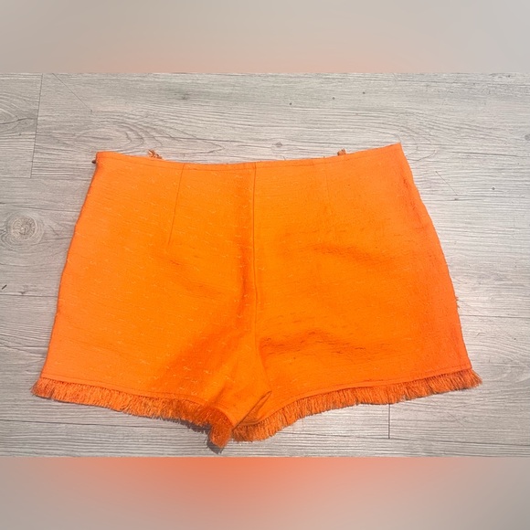 Trina Turk basic Textured Shorts Size 2 - Picture 2 of 5